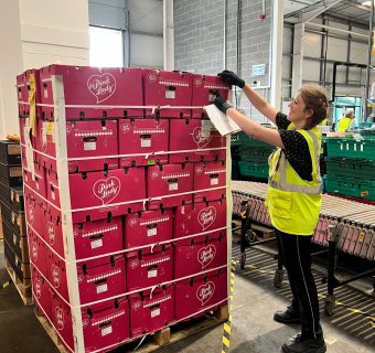 Pink Lady® Donates 150k Apples to UK Charities Through FareShare Partnership
